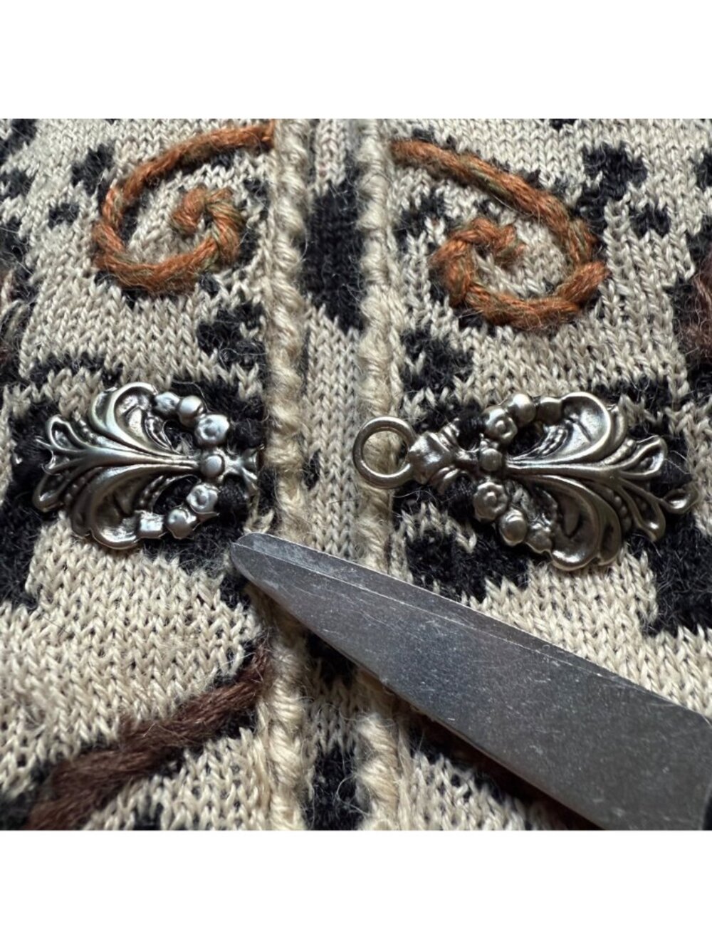 Simply Natural Size S Beige & Black Alpacal Peru Embroidered Cardigan - Picture 13 of 16